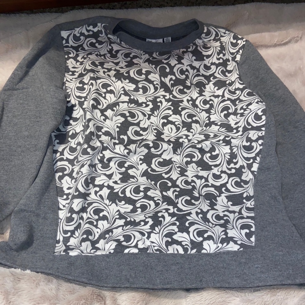 ❤️4/$20 Kim Rogers Sweatshirt